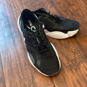 Black and White Size 7.5 Nike Trainers